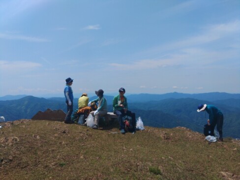 見晴らしのいい鳩ケ峰山頂(^O^)/何回来てもいいね!!