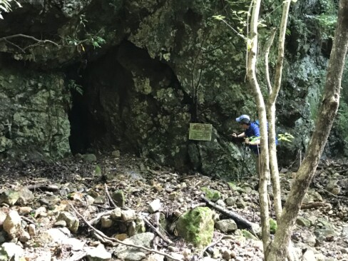 銀鑛穴跡・・・明治8年から3年間、銀を掘り続け、時の兵庫県知事伊藤博文に納鑛していたらしい。