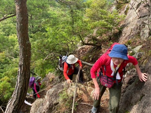 なかなかの岩場だけど・・・楽しい(*^o^*)