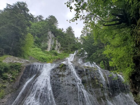 長野県名勝・三本滝「日本滝百選の一つ」