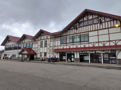 バスに揺られて約50分で畳平に到着。