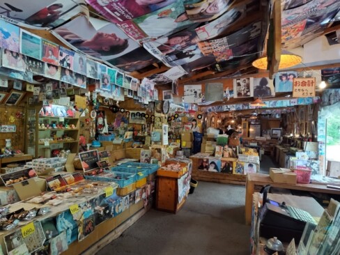 とっても賑やかな店内です。