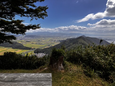山頂から望む木之本、北近江方面の田園風景
