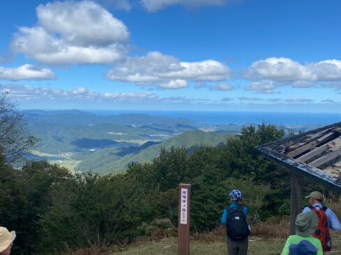 山頂からの眺めは素晴らしい(^_^)v