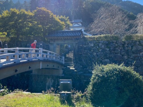 まずは、出石城址見学です。