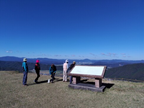 ここに有子山城があったのですね。山内祐豊によって築かれたとか。
