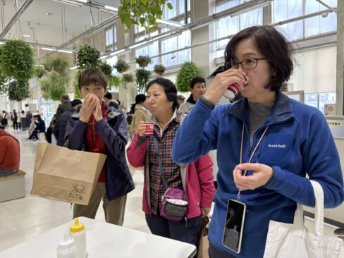 無料のコーヒーサービス。もちろん、いただきまーーす。