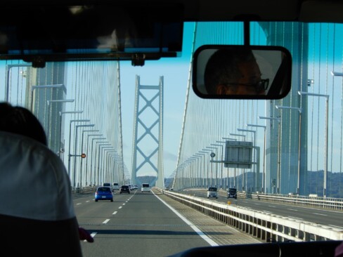 明石海峡大橋を渡ると、いよいよ淡路島です(*^^*)