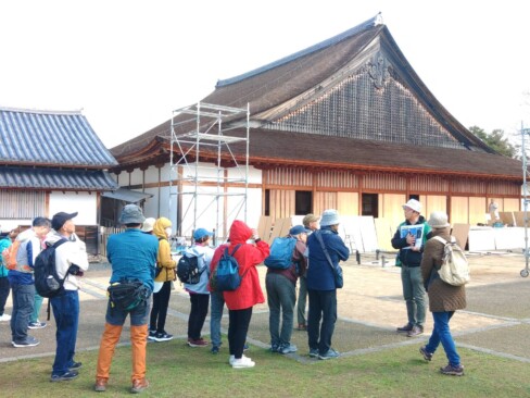 二の丸御殿跡庭園から望む大書院