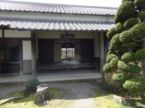 青山歴史村の中心的な建物である青山家の別邸、桂園舎