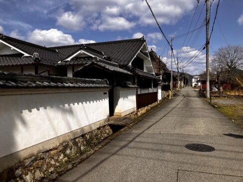 武家屋敷群、かっての面影を色濃く残している一帯です。