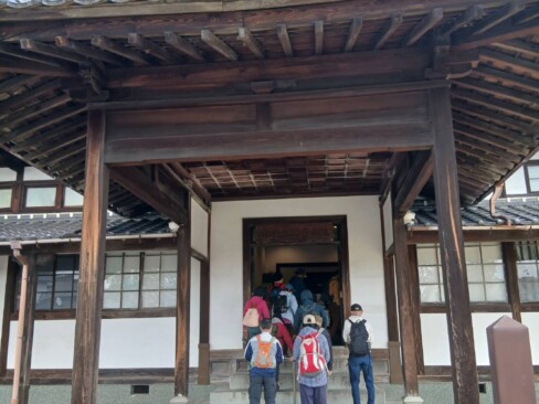 歴史美術館の正面。かっては裁判所として使用されていて、木造建築の裁判所としては日本で最古級と言われています。