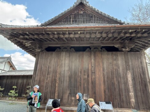 春日神社の境内にある能楽堂