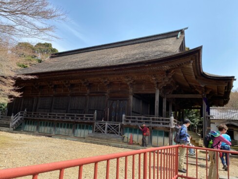 桃山時代に再建された「開山堂」。山上最大のお堂です。