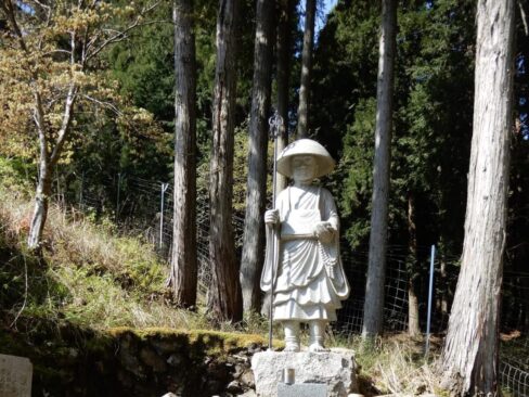 今日は、上鴨阪の登山口から登ります。