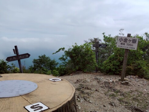 火打岩に下りるルートやささ見四十八滝に向かうルートもありますが、今日はピストンで・・・岩場を二回楽しみます。