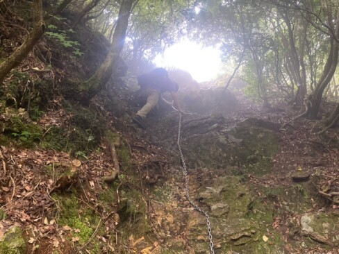 一つ目の鎖は長い!!今は、下りてるところです。