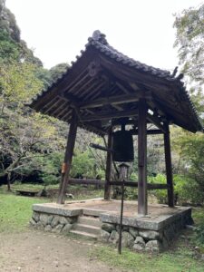 鐘の音が余韻豊かに響いていました。