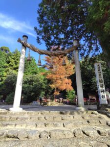 大神神社の摂社の一つ、檜原神社。天照大神を祭神としています。