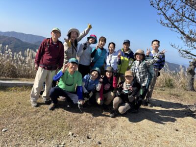 今日の参加は、13人。Kさんは研究集会に参加中。