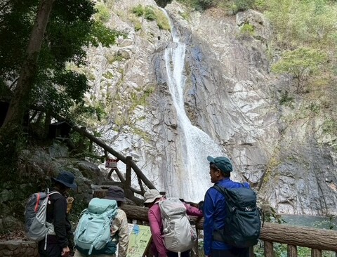 「ふむふむ、なるほど・・・布引の滝はこうなってるのね」