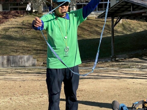 陶の郷の広場で、装備品の学習。