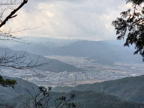 京都の町が見えています。