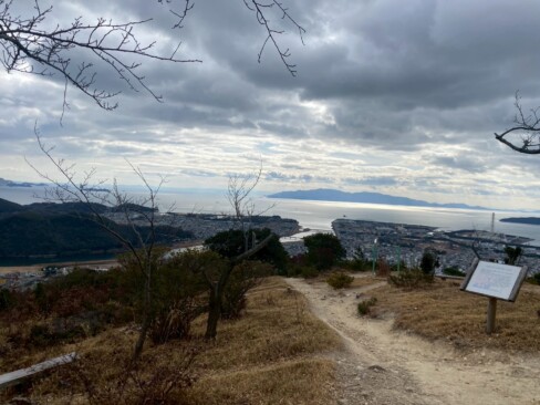 瀬戸内海を見ながら下っていきます。気持ちがいいねーーー🎵