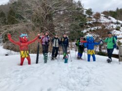 大江山の鬼さんが、お酒を持って歓迎してくれました。