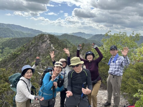 温泉まで、あと少しがんばろう。兵庫労山のNさんと📷
