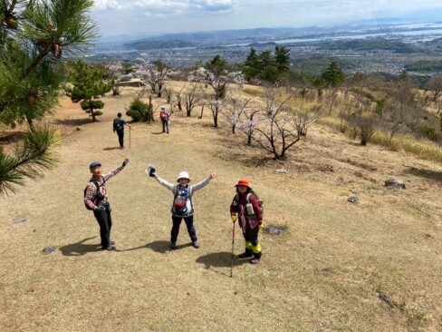 目鑑展望台、広々として気持ちも身体ものびやかです。