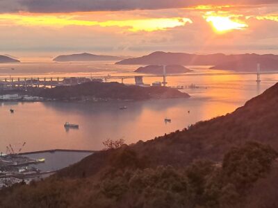 宿泊した休暇村讃岐五色台のデッキからの夕焼けの風景