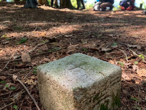 山頂の三角点
