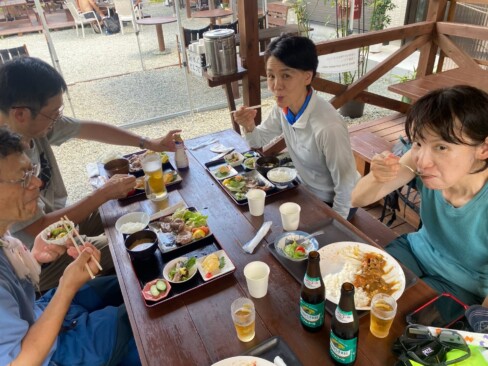 屋外のテラスでランチ・・・最高!!